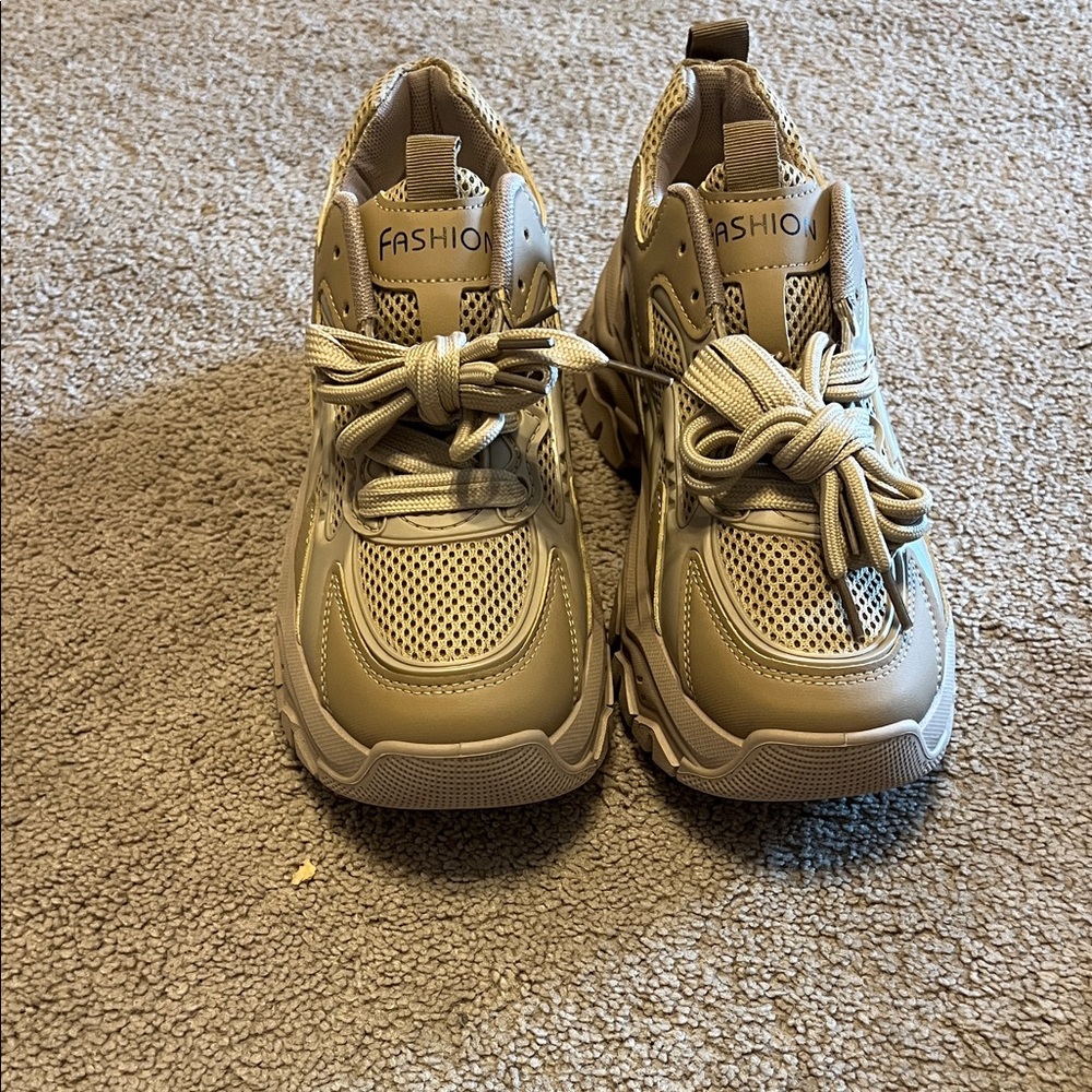 Fashion Nova Kids Beige Sneakers
